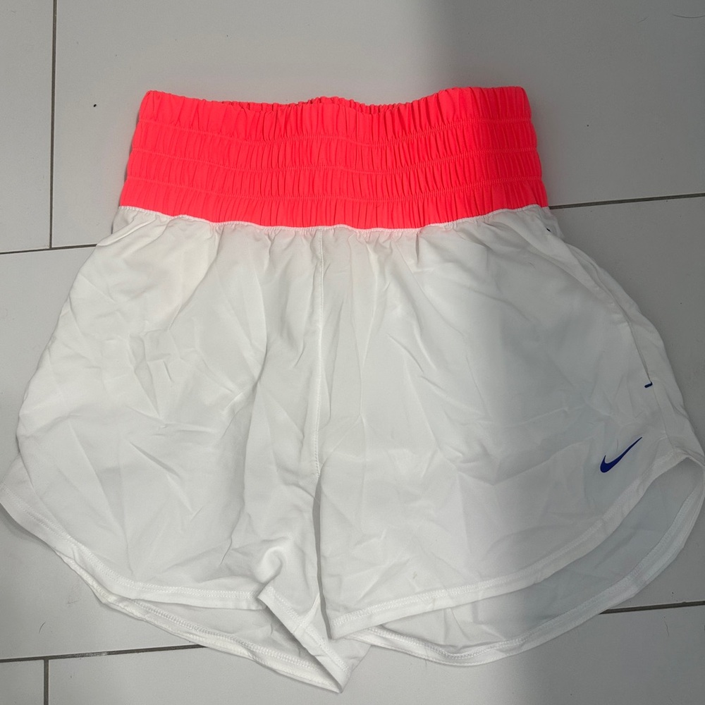 Nike Women's White Athletic Shorts with Bright Pink Waistband